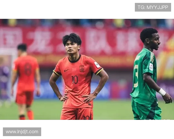 中国男足新星闪耀亚洲赛场助球队逆转强敌点燃球迷激情