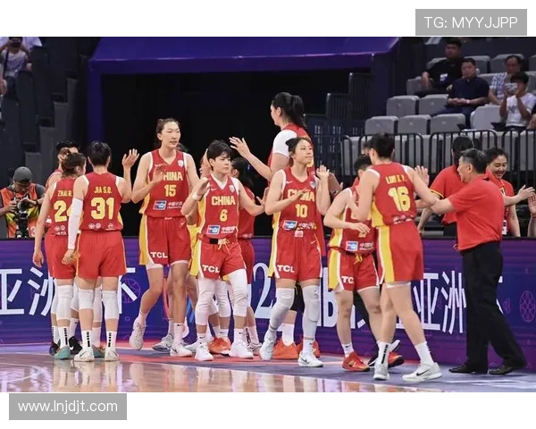 中国篮球队备战世界杯全力冲刺 主力球员伤情回归成焦点