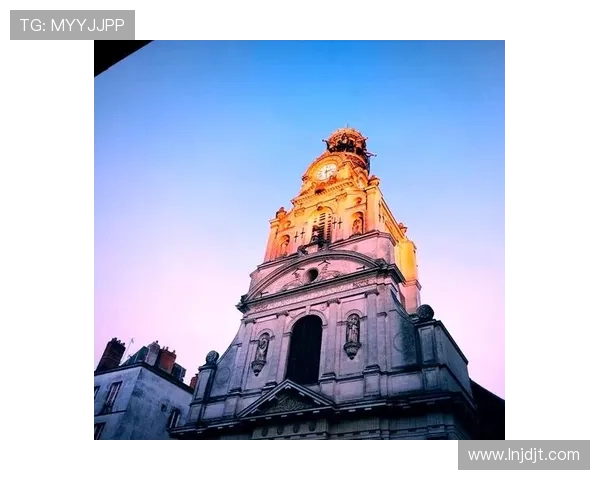 南特足球俱乐部的历史与辉煌成就：从创立到国际赛场的崛起之路