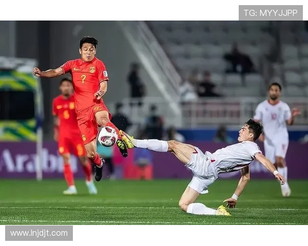 国足新星闪耀亚洲赛场带领球队逆转夺冠引燃全国足球热情