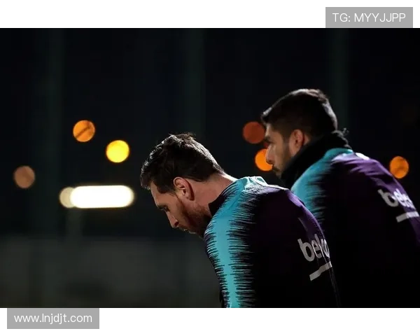 梅西重返巴萨引热议 球迷期待与苏亚雷斯再度联手打造辉煌