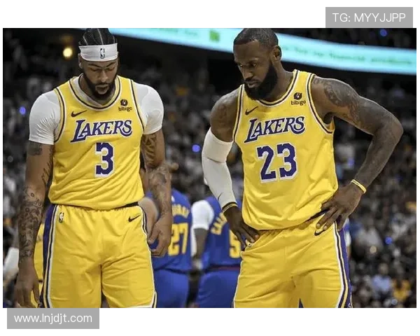 詹姆斯突破历史里程碑,湖人迎战雄鹿迎来新赛季关键对决 詹姆斯突破历史里程碑,湖人迎战雄鹿迎来新赛季关键对决
